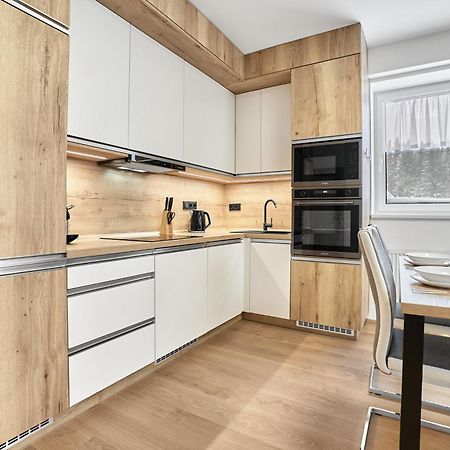 Moderně zařízený apartmán s garážovým stáním Loučná pod Klínovcem Exteriér fotografie
