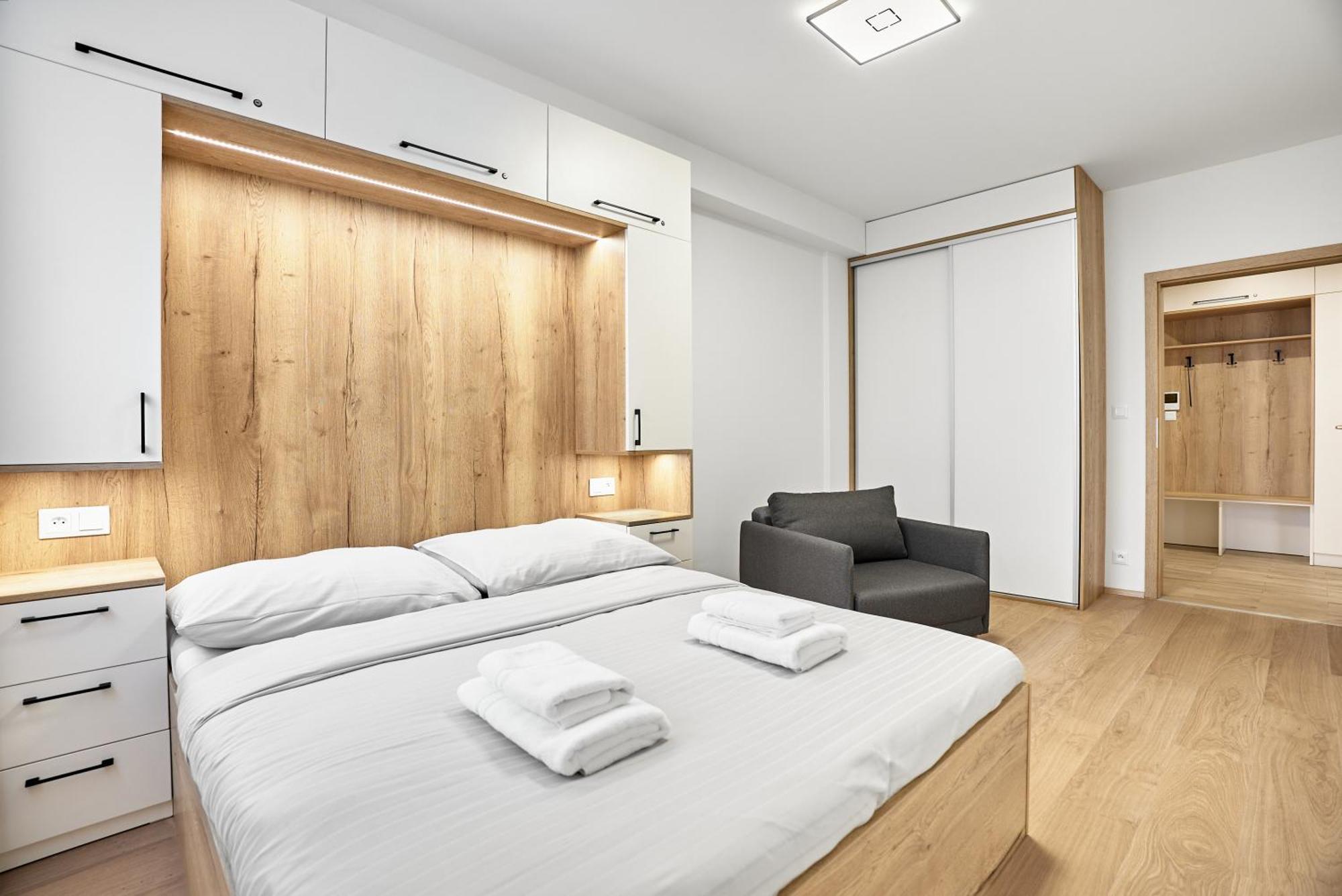 Moderně zařízený apartmán s garážovým stáním Loučná pod Klínovcem Exteriér fotografie