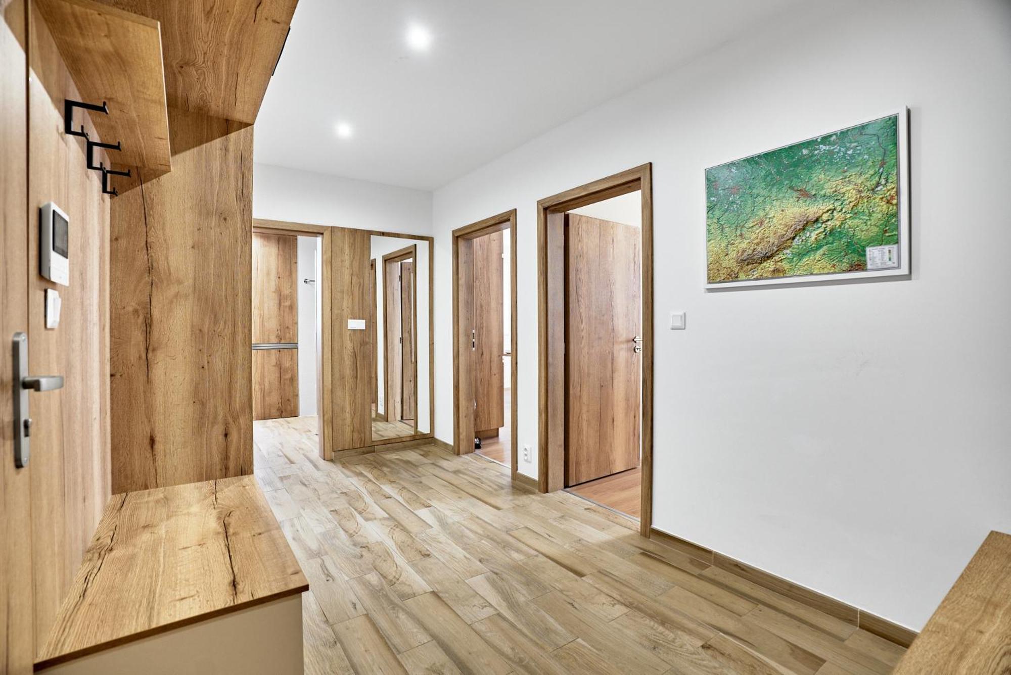 Moderně zařízený apartmán s garážovým stáním Loučná pod Klínovcem Exteriér fotografie